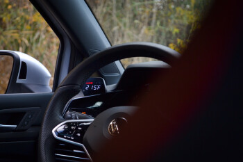P3 V3 OBD2 - VW Golf Mk8 Gauge (2020+) RHD,Golf/GTI/Alltrack/TDI, Red bars / White digits