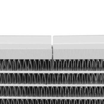 Ford Mustang GT Performance Aluminum Radiator w / Stabilizer System / Automatic / 1997-2004 | MMRAD-RHD-R32