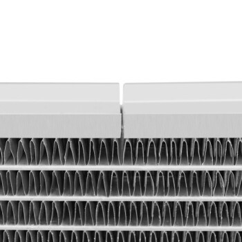 Ford Mustang GT Performance Performance Radiator w / Stabilizer System / Automatic / 1997-2004 | MMRAD-RHD-R32